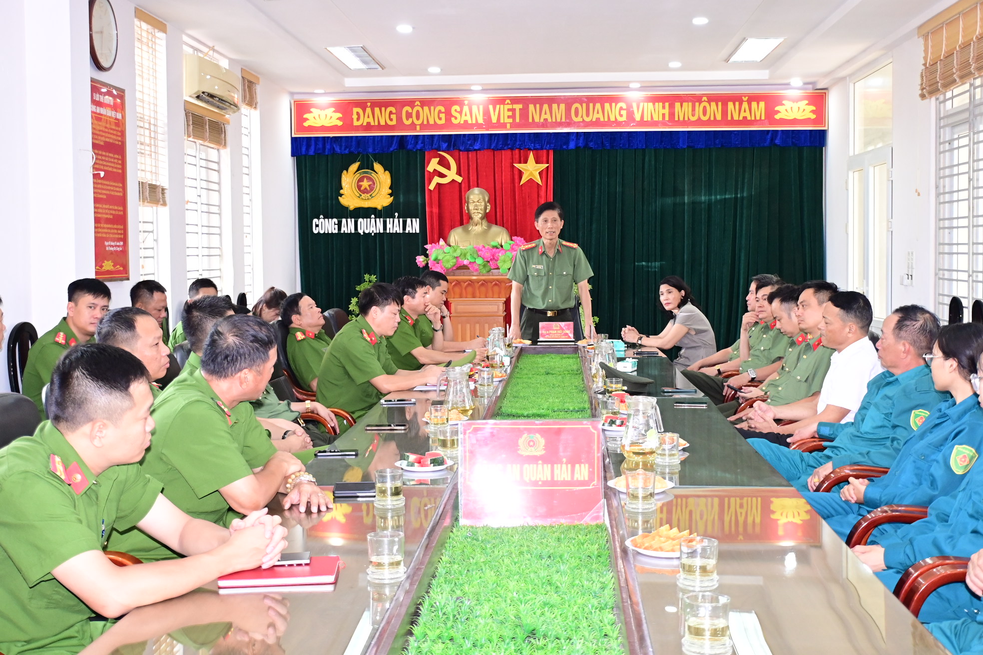 Động viên Đội tuyển tham dự Hội thi nghiệp vụ chữa cháy và cứu nạn, cứu hộ “Tổ liên gia an toàn phòng cháy, chữa cháy” năm 2024 - Vòng thứ 2 khu vực II